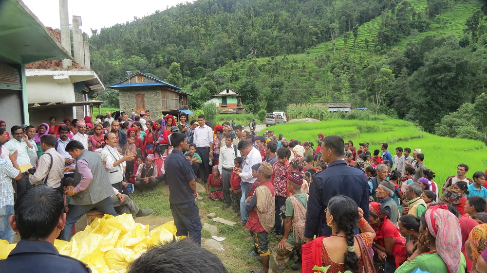 Rahata distribution by Pyuthan Rupandehi (14)