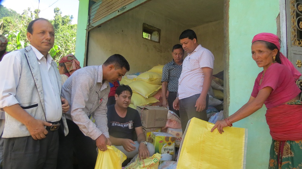 Rahata distribution by Pyuthan Rupandehi (9)