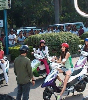 स्कुटीमा महिला देख्नै नहुने