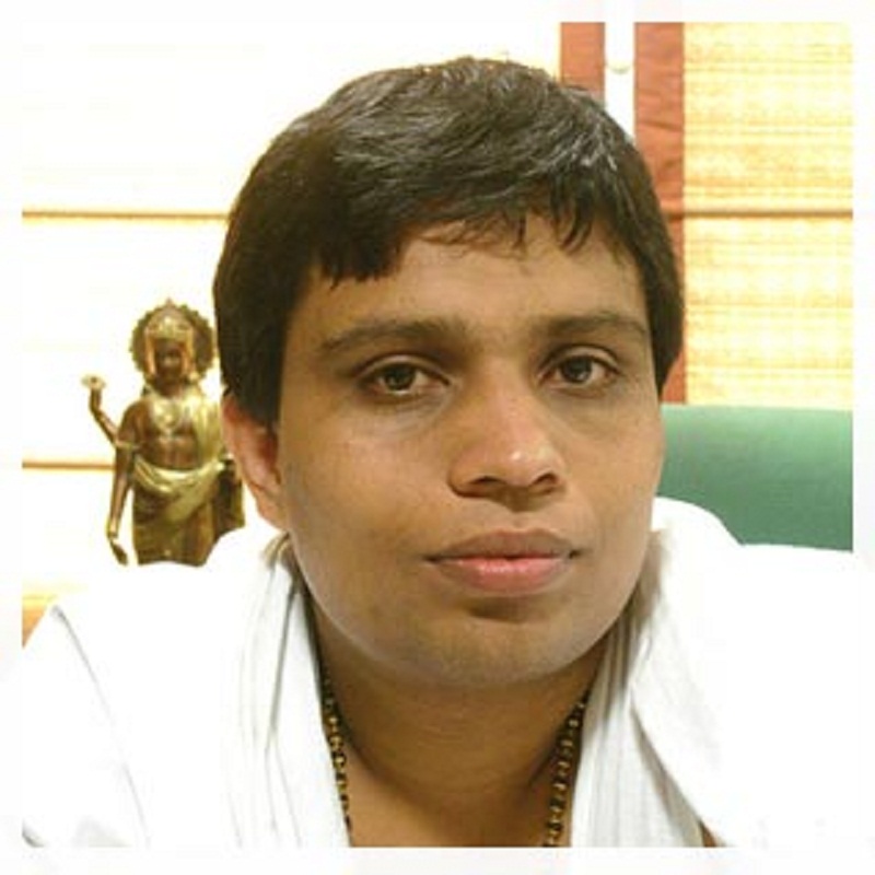 स्याङ्जाबाट १३ वर्षमै भागेका आचार्य बालकृष्ण भारतको टप धनीको सूचीमा समावेश