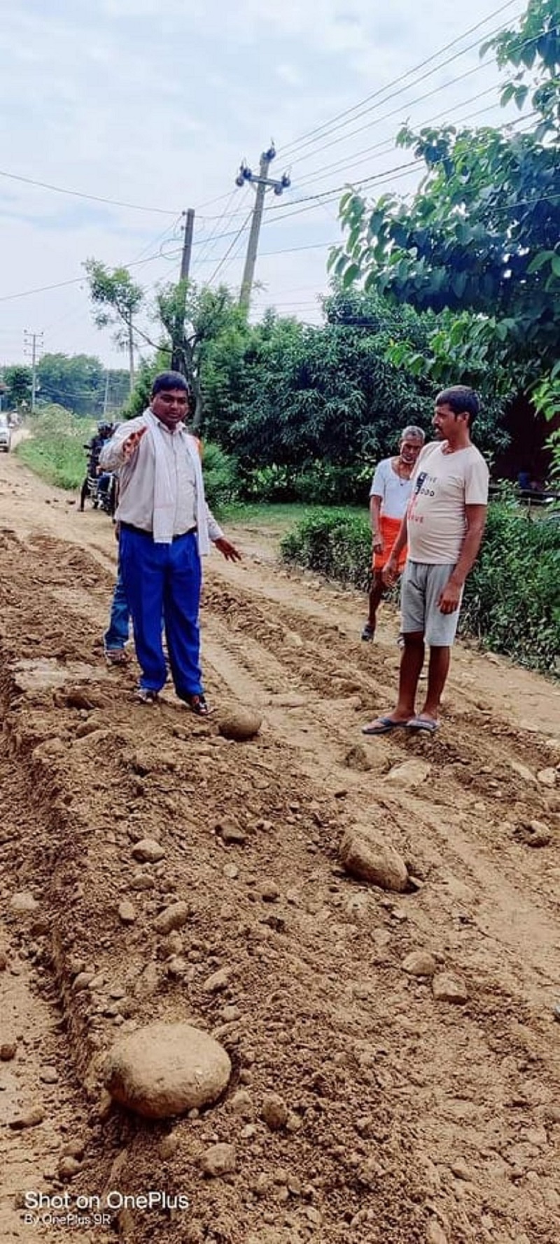 धकधई खैरेनी सडक सुचारु
