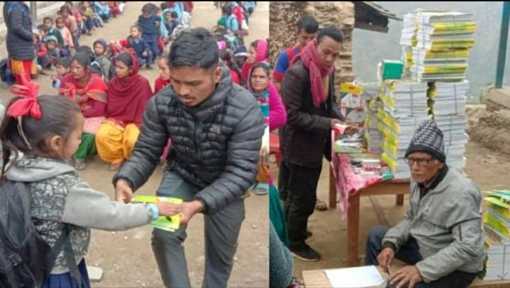 गाउँका विभिन्न स्थानमा शैक्षिक सामाग्री वितरण