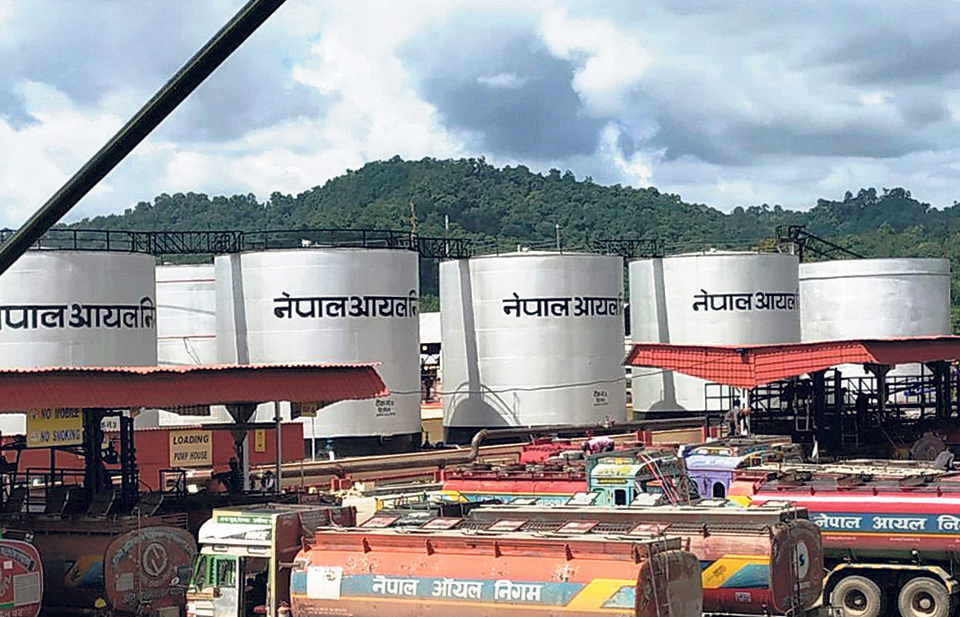 पेट्रोलियम पदार्थको मूल्य अहिले सम्मकै उच्च, पेट्रोल प्रतिलिटर १९९ रुपैयाँ पुग्यो