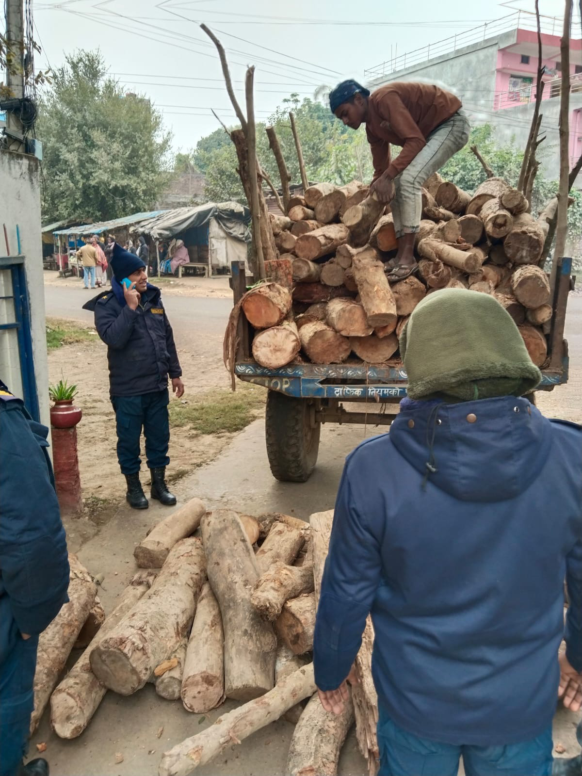 चिसो बढेसंगै मर्चवारीमाई गाउँपालिकाद्वारा चोक–चोकमा दाउरा बाल्ने व्यवस्था