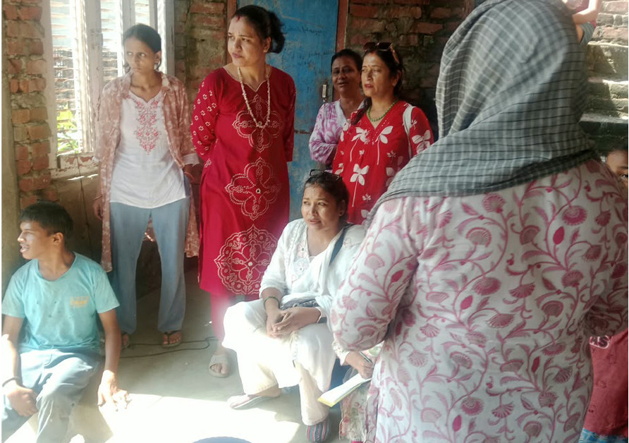 अपाङ्गता भएका बालबालिकाका परिवारलाई खाद्यान्न सहयोग